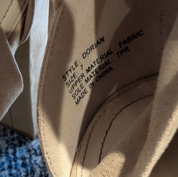 Lulu's Nude Platform Heel with criss cross ribbons size 7 - Picture 6 of 9